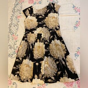 Gap /Floral   Dress in Black and Cream / size 12